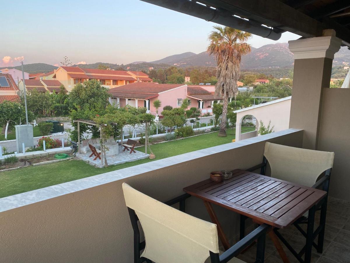 Babis Apartments & Studios Iremia 아카라비 외부 사진