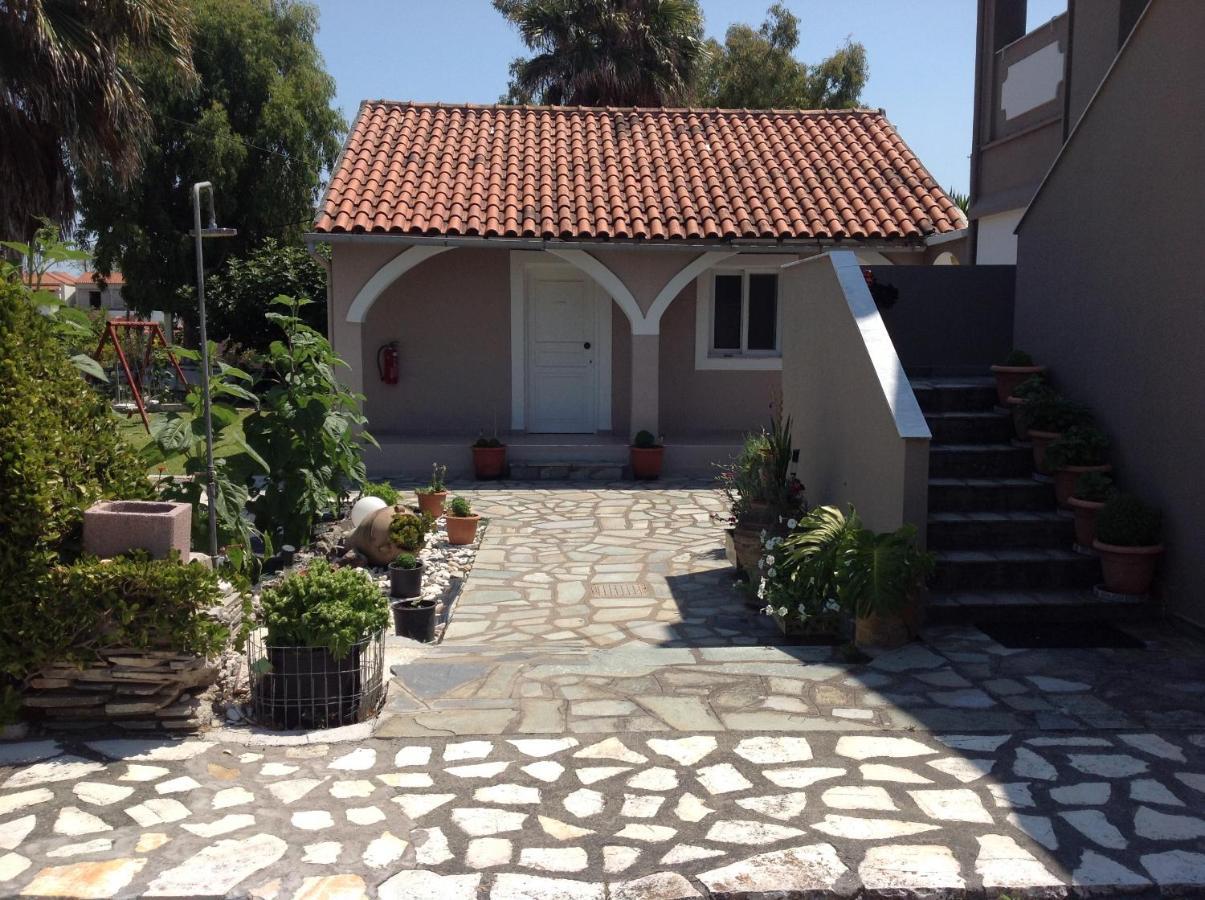Babis Apartments & Studios Iremia 아카라비 외부 사진